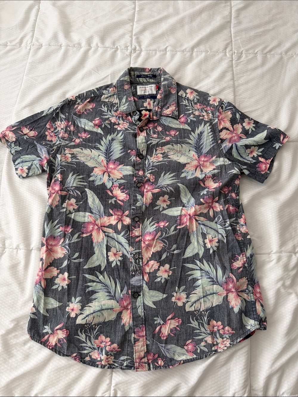 Men's Floral Short-Sleeve Button-Up Shirt